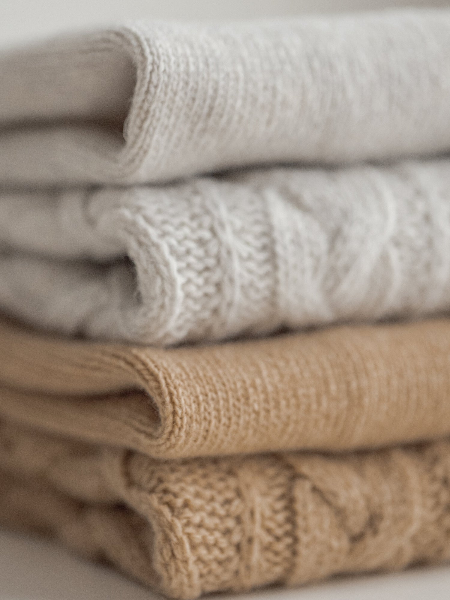 Premium knitwear_sweaters_merinowool_ poodle_dog