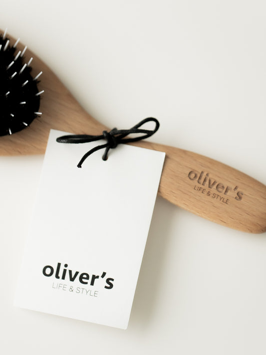 mixed-bristle-brush_dog_poodle_oliver's